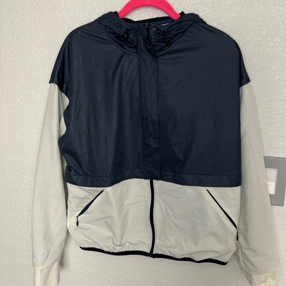 Under Armour Goretex Jacket - Picture 3 of 4